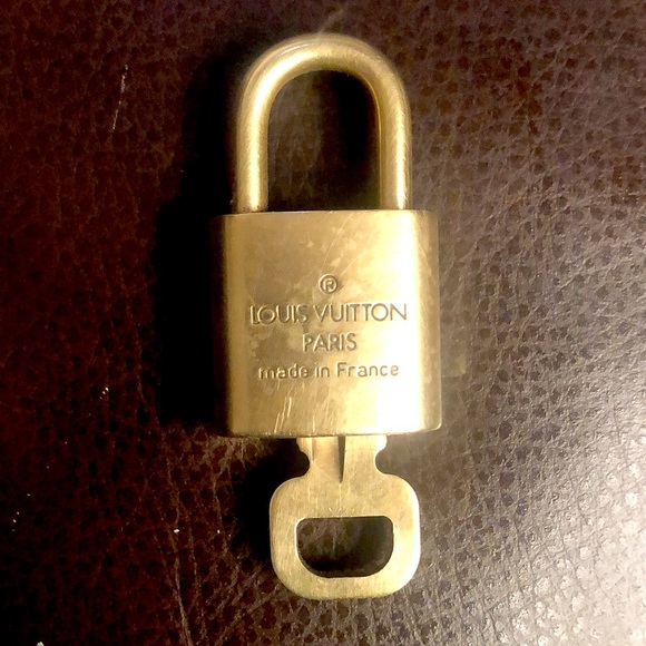 Louis Vuitton LV Gold Padlock Lock & Key 308 - Picture 4 of 13